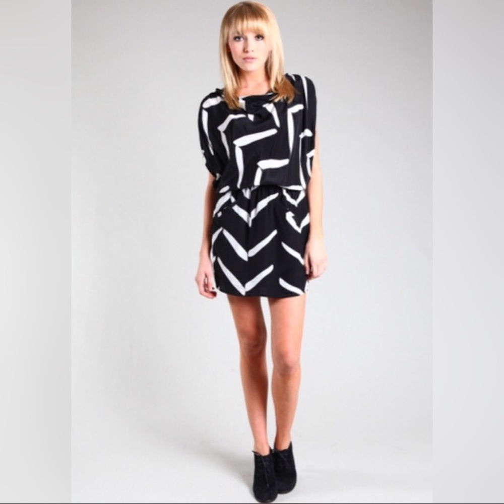Yumi Kim 100% Silk Black & White Geometric Dress